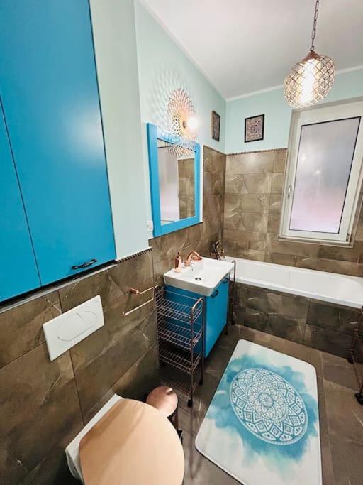 Glamorous Feel At Apartment *